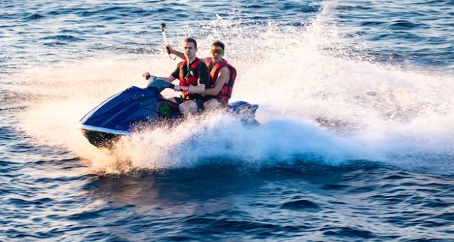 assurance jet ski